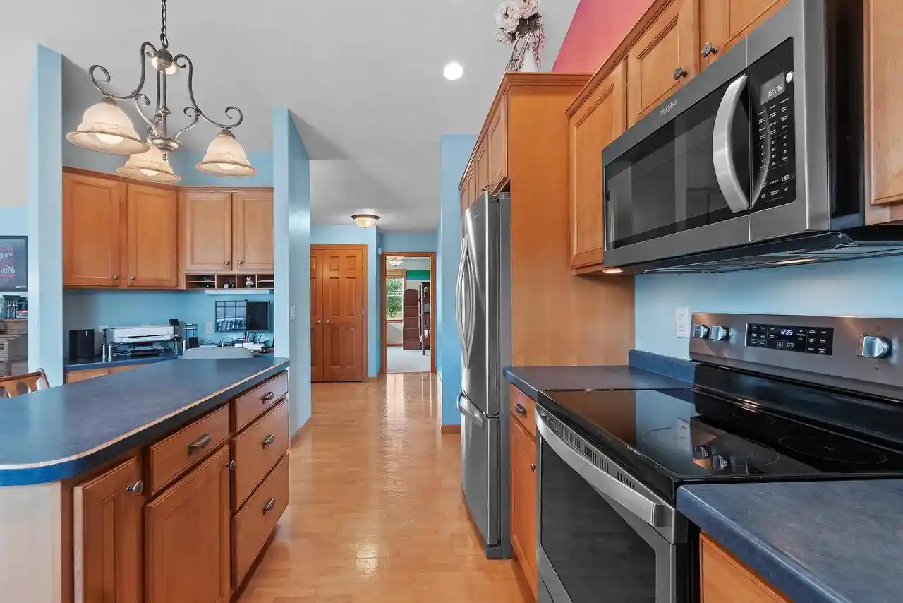 3rd image of 1041 Symphony Boulevard Boulevard, Neenah, WI 54956 | MLS# 50330161