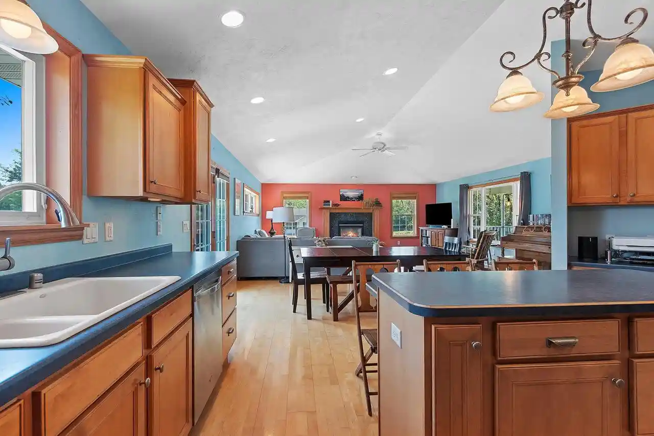 4th image of 1041 Symphony Boulevard Boulevard, Neenah, WI 54956 | MLS# 50330161