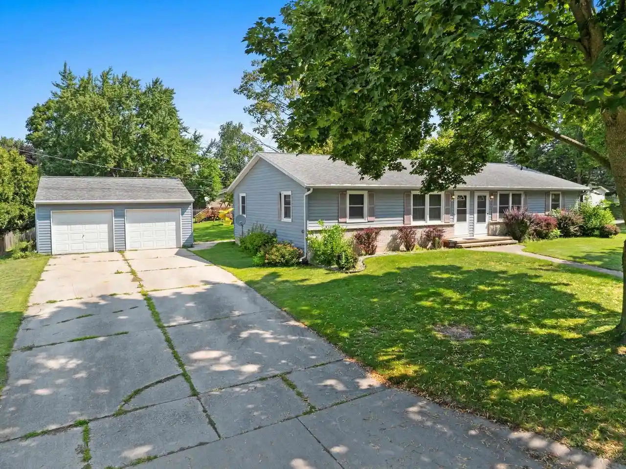 3rd image of 2255 Deer Trail Trail, Green Bay, WI 54302 | MLS# 50330176