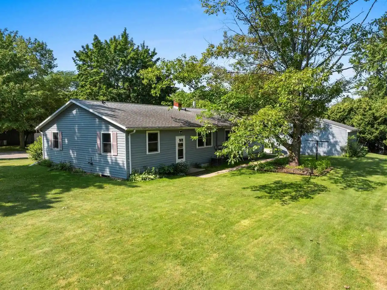 4th image of 2255 Deer Trail Trail, Green Bay, WI 54302 | MLS# 50330176