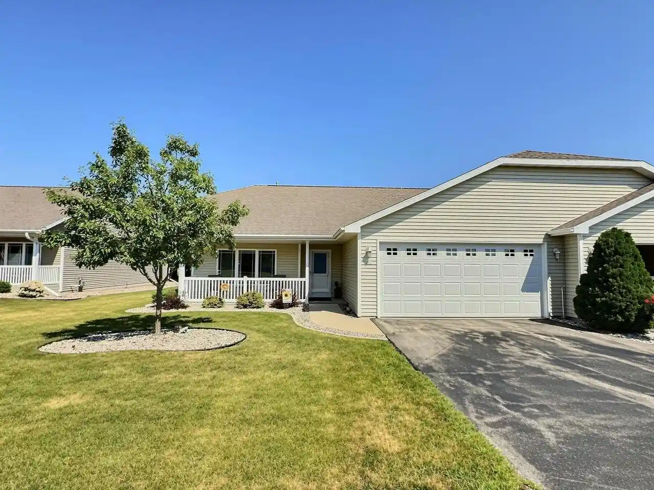 1st image of 262 Wyldewood Dr Dr, Oshkosh, WI 54904 | MLS# 50330171