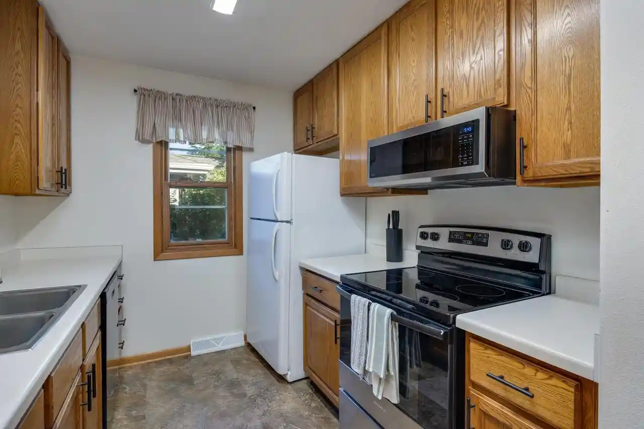 2nd image of 2804 Carrousel Lane Lane, Janesville, WI 53545 | MLS# 2029386