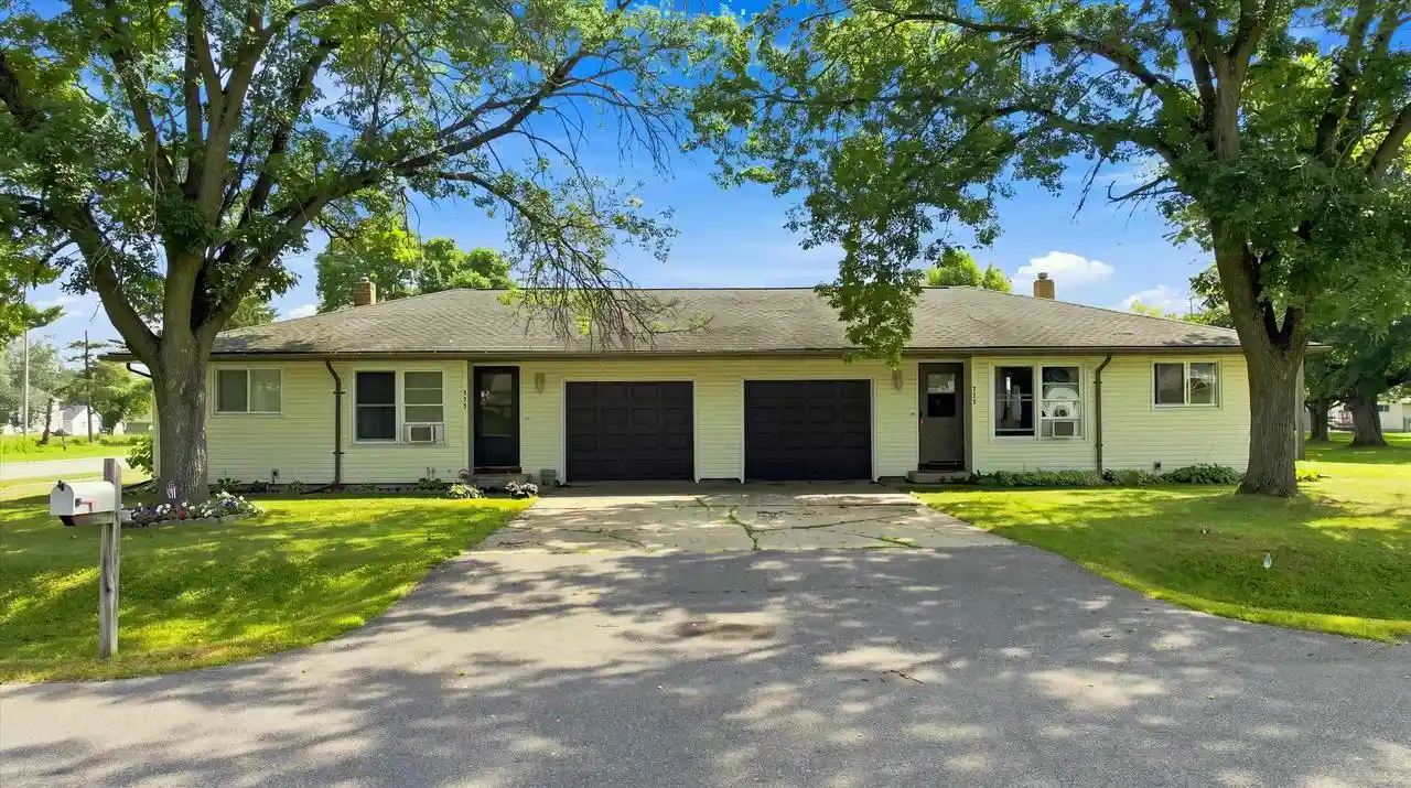 1st image of 725   727 N Plum Avenue Avenue, Marshfield, WI 54449 | MLS# 22603667