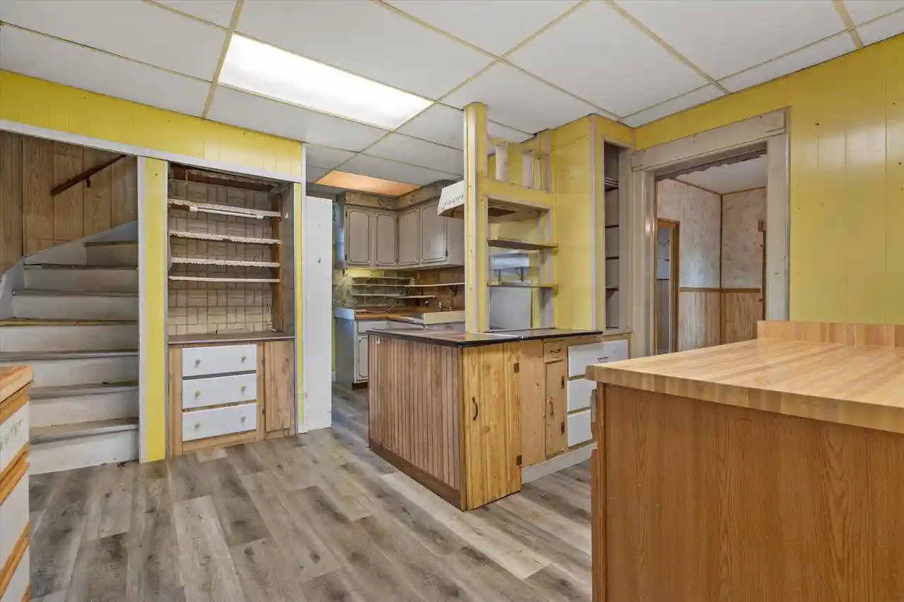 2nd image of 1111 W Oakwood Road Road, Oak Creek, WI 53154 | MLS# 1974181