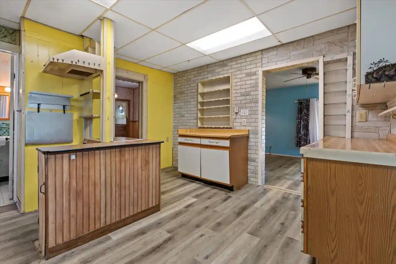 3rd image of 1111 W Oakwood Road Road, Oak Creek, WI 53154 | MLS# 1974181