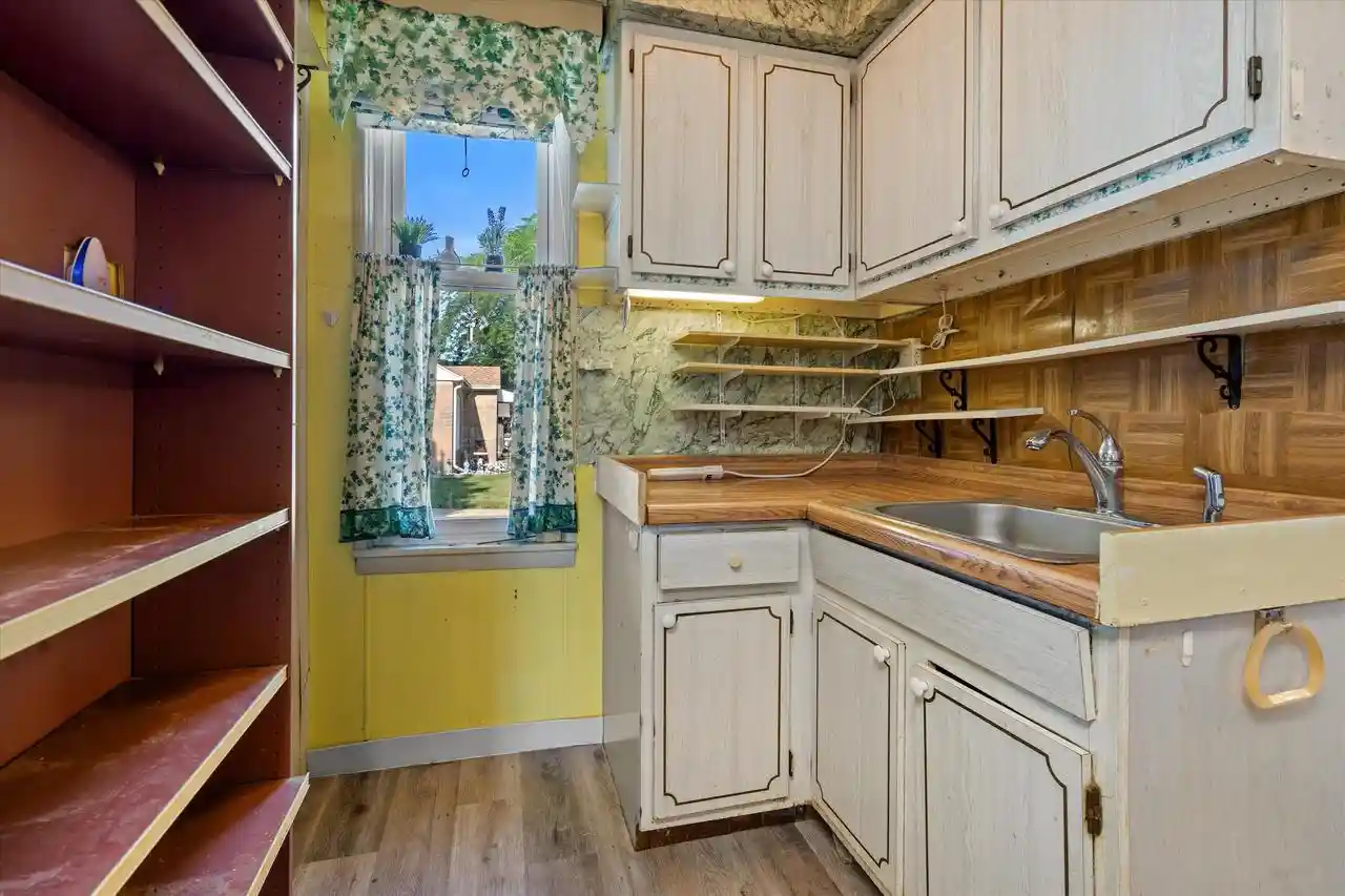 5th image of 1111 W Oakwood Road Road, Oak Creek, WI 53154 | MLS# 1974181
