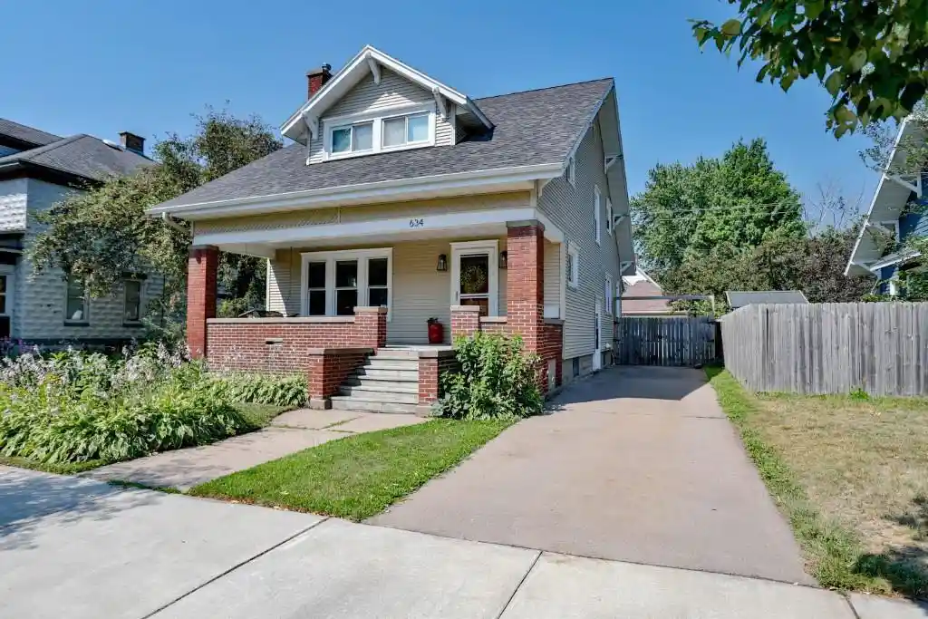 1st image of 634 S 5th Avenue Avenue, Wausau, WI 54401 | MLS# 22603668