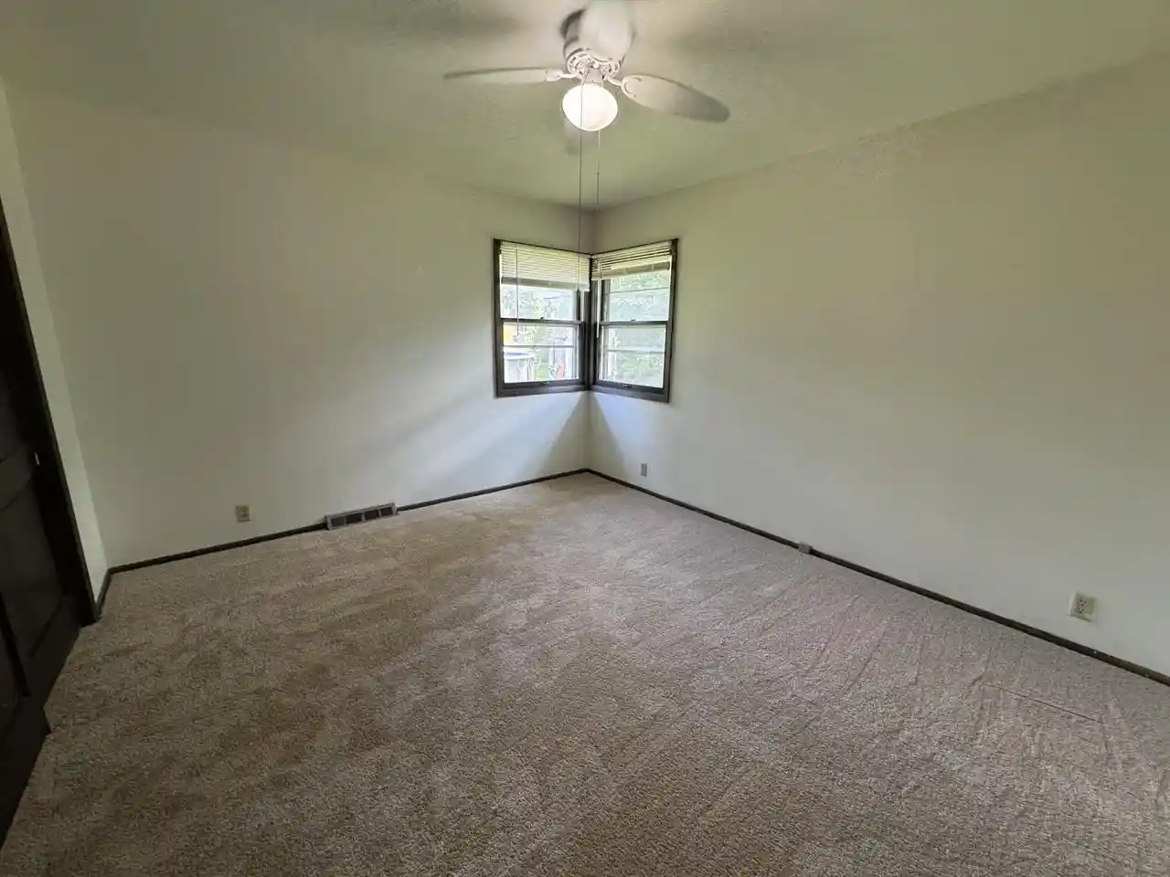 5th image of 2330 S Brookside Parkway Parkway, New Berlin, WI 53151 | MLS# 1974187