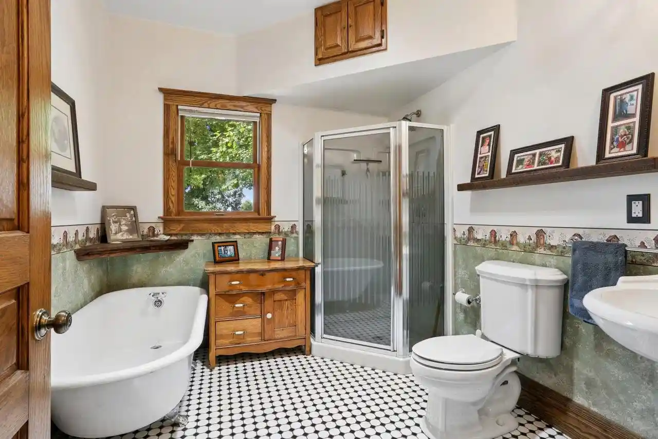 3rd image of 8122 Morrison Road Road, Greenleaf, WI 54126 | MLS# 50330203