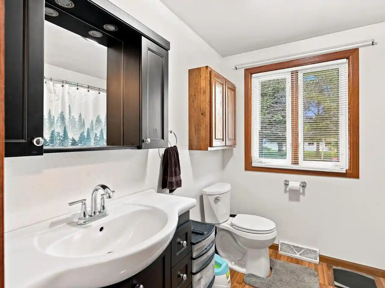 3rd image of 1101 Mallard Lane Lane, Manitowoc, WI 54220 | MLS# 1974202