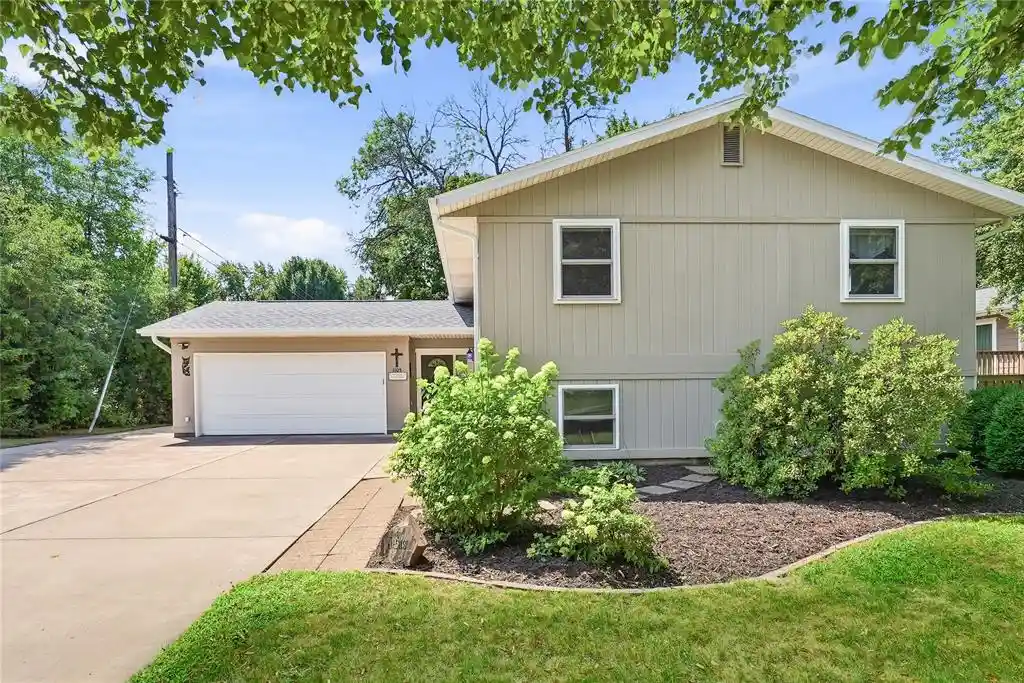 1st image of 1105 Barry Avenue Avenue, Eau Claire, WI 54701 | MLS# 1603728