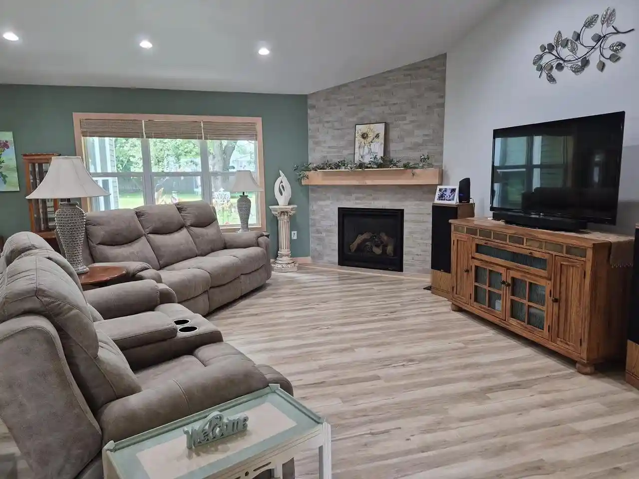 2nd image of 404 N Juno Avenue Avenue, Marshfield, WI 54449 | MLS# 22603673