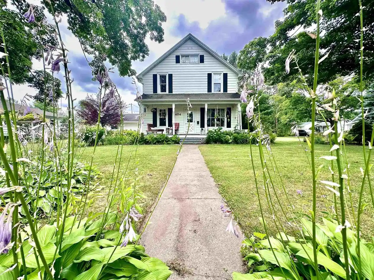 Photo 1 of Single family home for sale at 404 Bruce Street Street, New London, WI 54961 | MLS# 22603674 | Listing updated on 2026-09-02