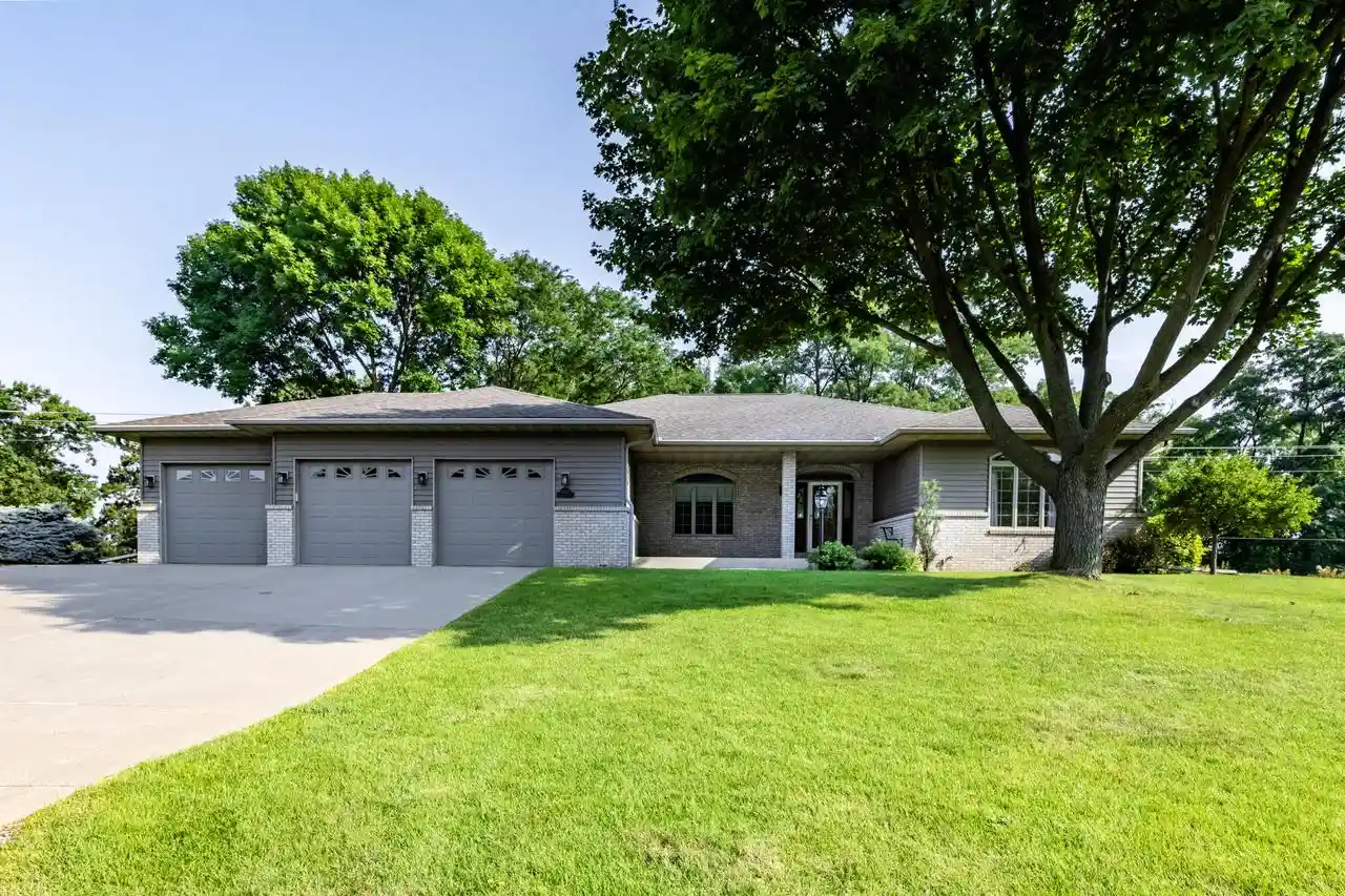 1st image of 1025 Canary Lane Lane, Onalaska, WI 54650 | MLS# 1974223