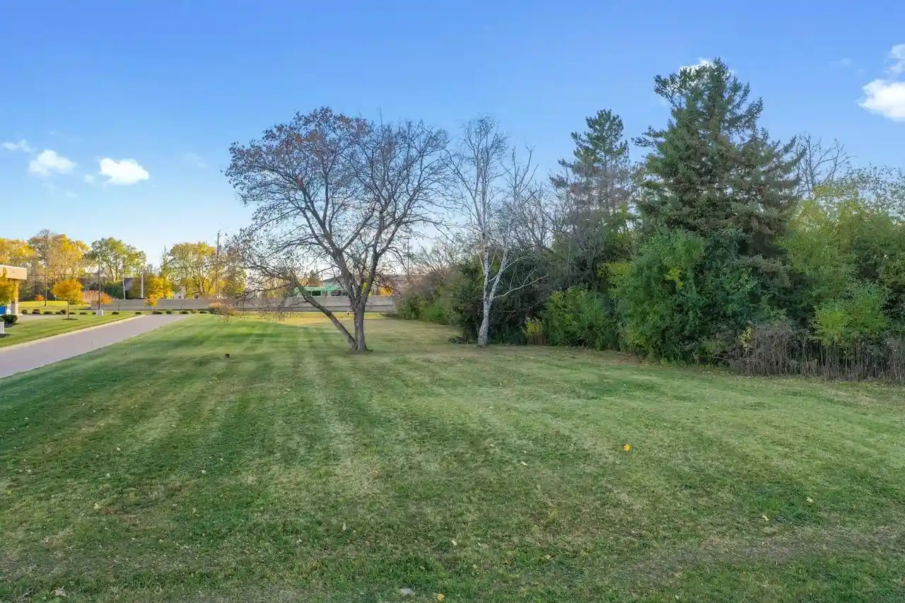 1st image of 1875 Rath Lane Lane, Oshkosh, WI 54902 | MLS# 50330227