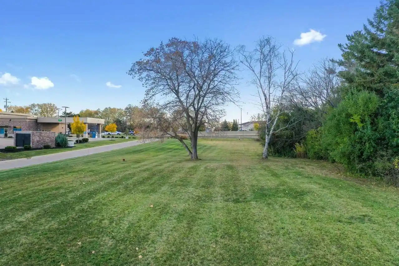 4th image of 1875 Rath Lane Lane, Oshkosh, WI 54902 | MLS# 50330227