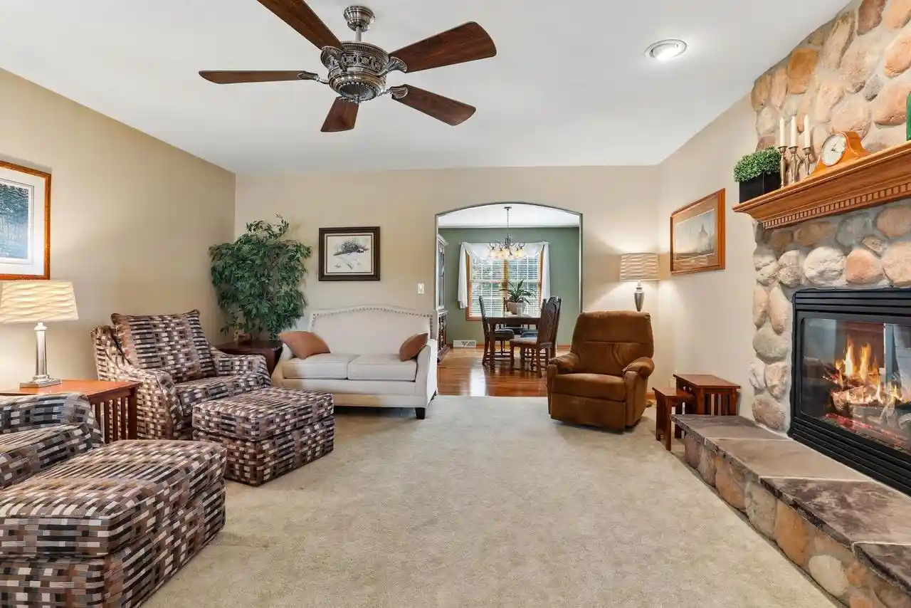 4th image of 136 Highland Dr Dr, Glenbeulah, WI 53023 | MLS# 50330230