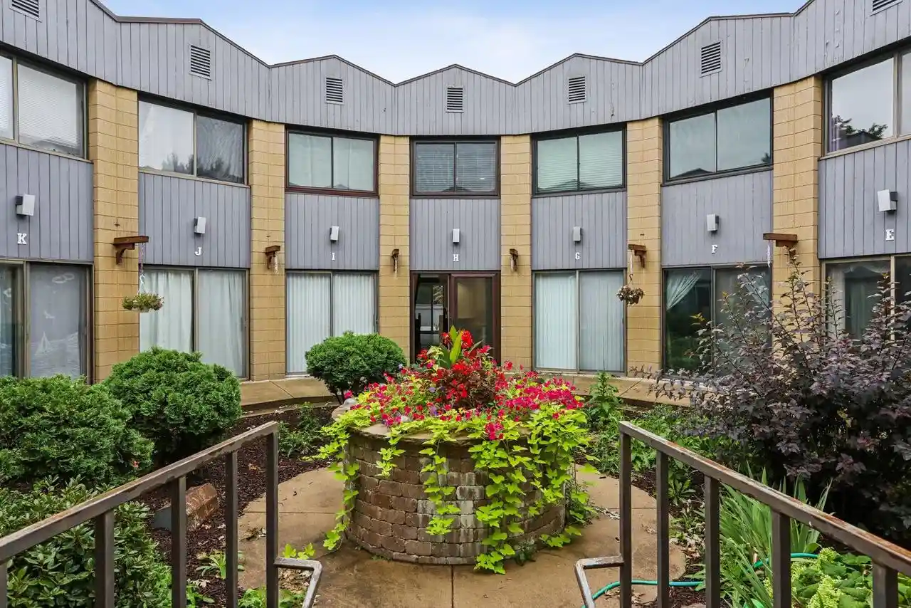 4th image of 4545 W Pine Street Street #H, Appleton, WI 54914 | MLS# 50330226