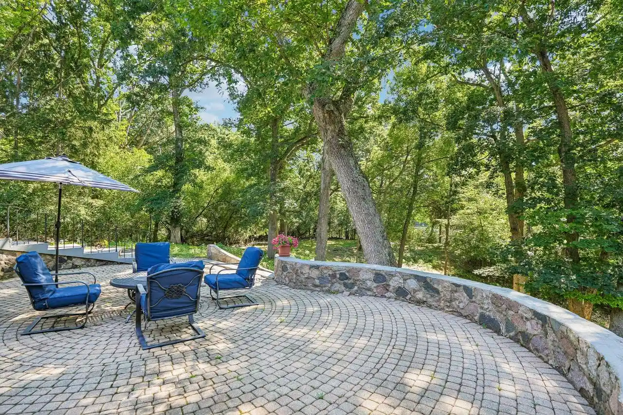 2nd image of W335n5421 Wedgewood Dr Dr, Nashotah, WI 53058 | MLS# 1974230