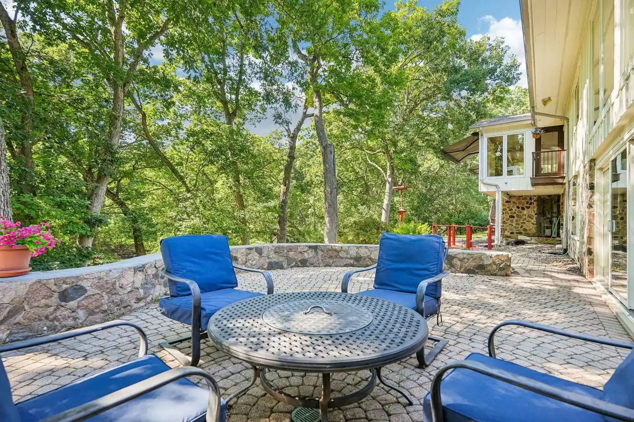 3rd image of W335N5421 Wedgewood Dr Dr, Nashotah, WI 53058 | MLS# 1974230