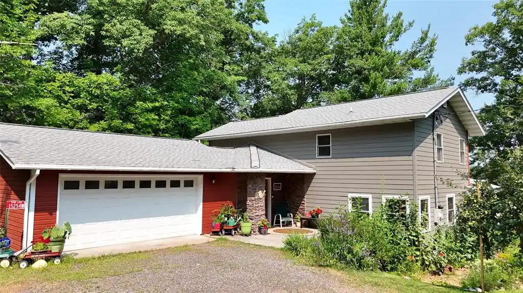 Photo 4 of Single family home for sale at 15254W Hummingbird Court Court, Stone Lake, WI 54876 | MLS# 1603740 | Listing updated on 2026-07-31