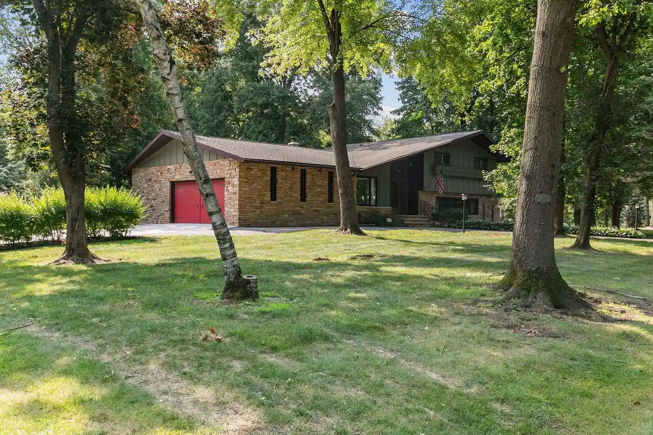 1st image of 110 Woodside Court Court, Neenah, WI 54956 | MLS# 50330131