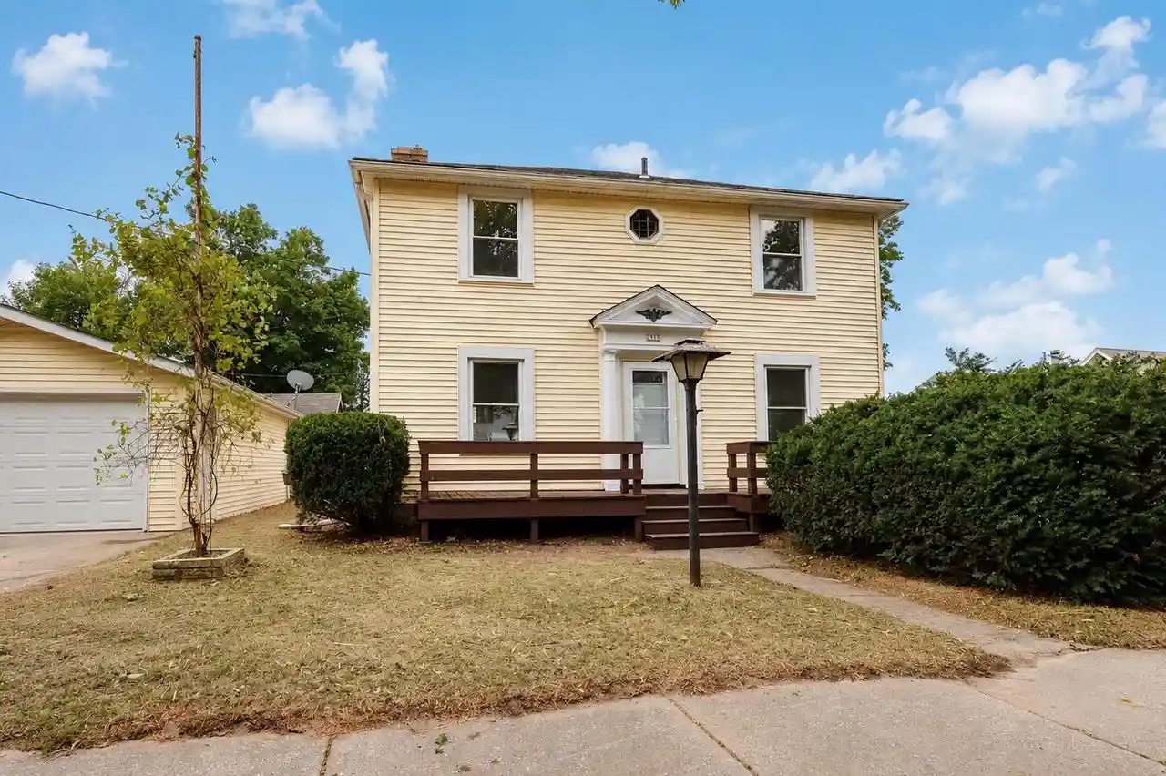 1st image of 2515 Sheridan Pl Pl, Manitowoc, WI 54220 | MLS# 50330241