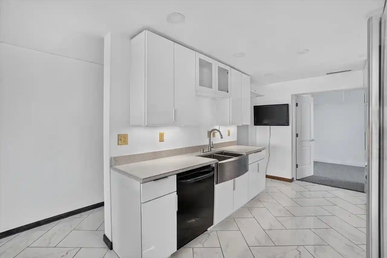 2nd image of 2525 S Shore Dr Dr #25A, Milwaukee, WI 53207 | MLS# 1974247