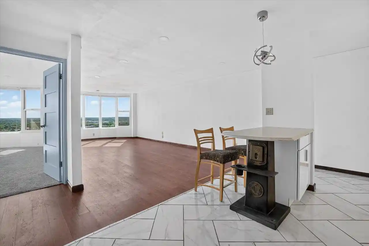 Photo 3 of Condo for sale at 2525 S Shore Dr Dr #25A, Milwaukee, WI 53207 | MLS# 1974247 | Listing updated on 2026-08-13
