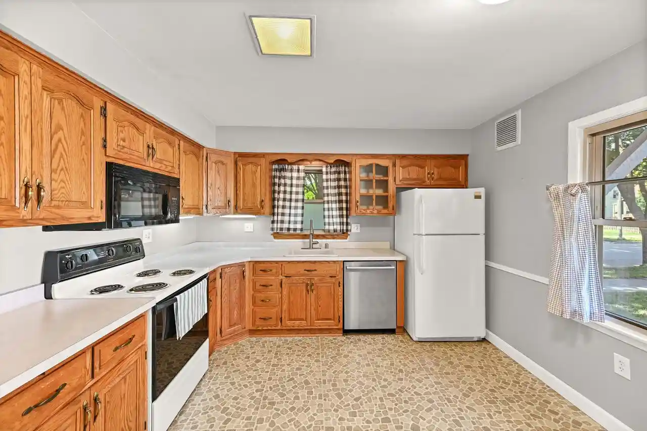 4th image of 3279 S Adams Avenue Avenue, Milwaukee, WI 53207 | MLS# 1974252