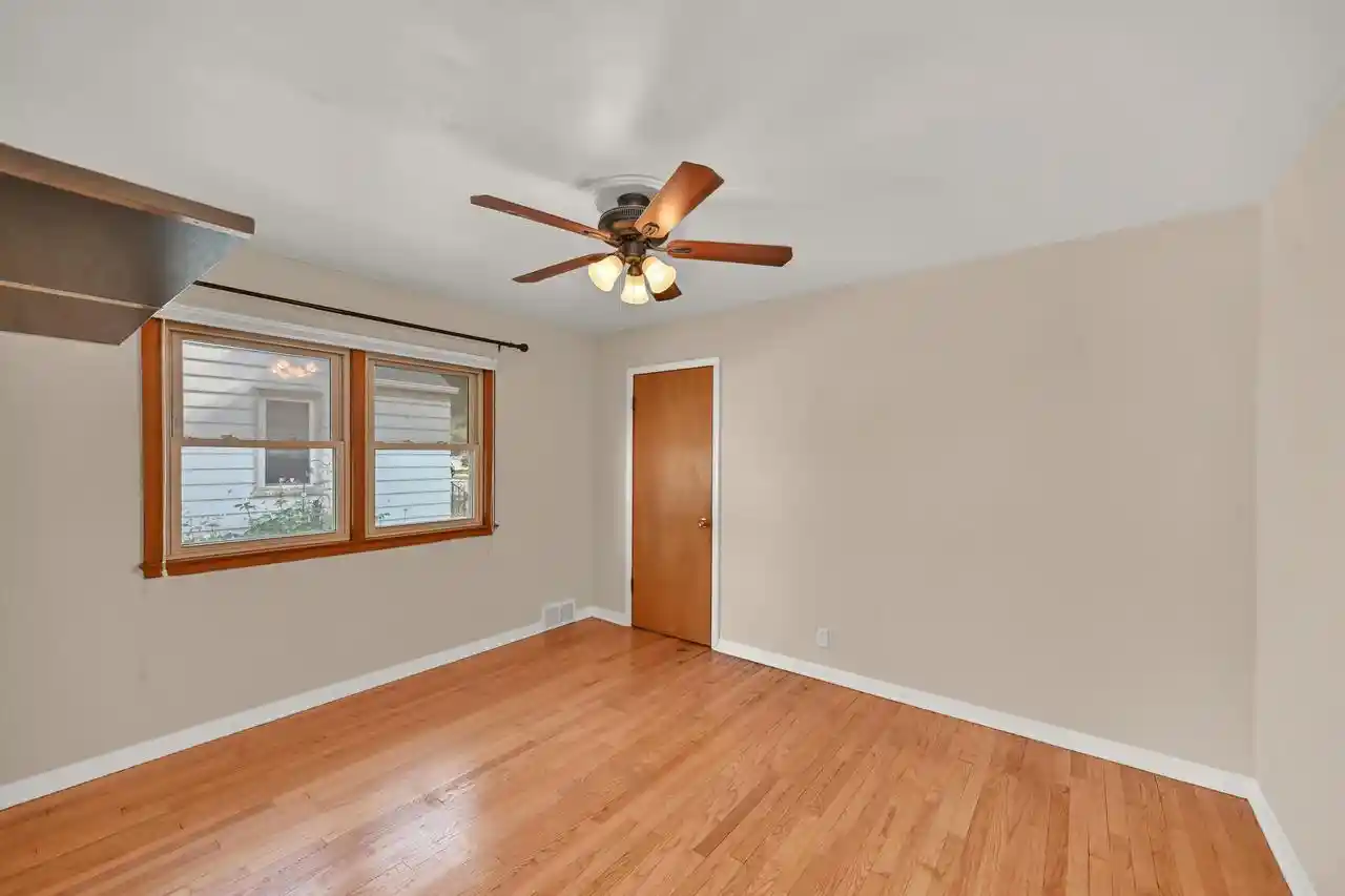 5th image of 3279 S Adams Avenue Avenue, Milwaukee, WI 53207 | MLS# 1974252