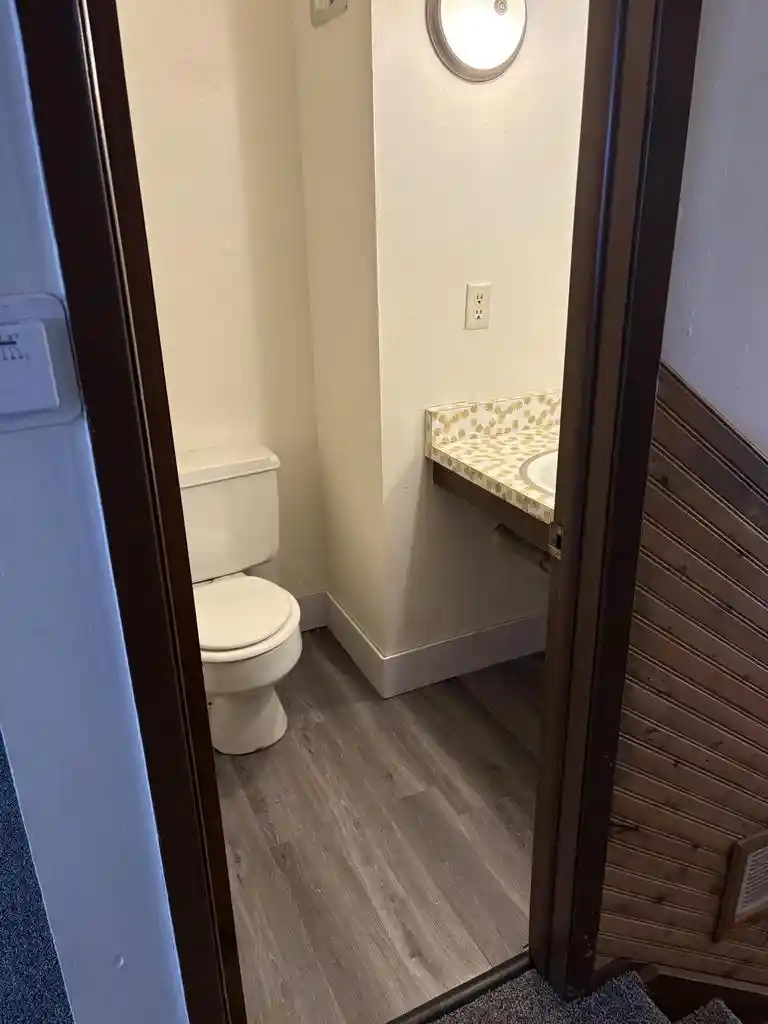 3rd image of 9011 N Swan Rd Rd, Milwaukee, WI 53224