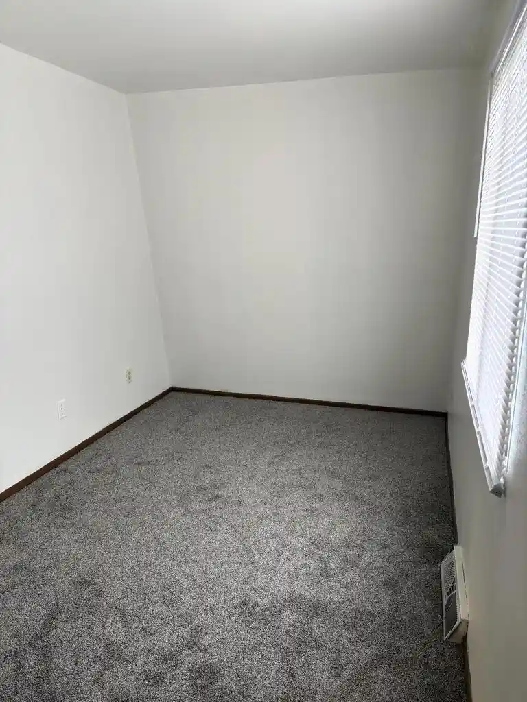 4th image of 9011 N Swan Rd Rd, Milwaukee, WI 53224
