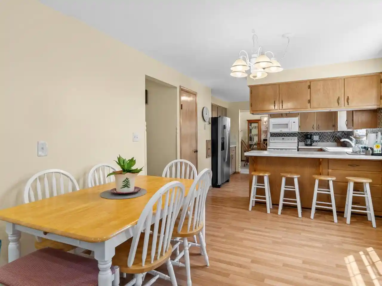 2nd image of 1255 Castle Dr Dr, Sheboygan, WI 53081 | MLS# 1974272