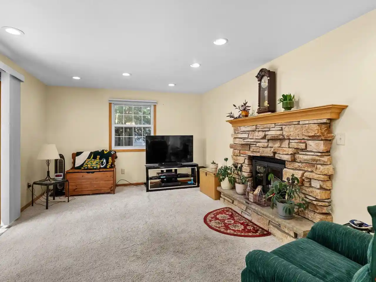 Photo 3 of Single family home for sale at 1255 Castle Dr Dr, Sheboygan, WI 53081 | MLS# 1974272 | Listing updated on 2026-09-29