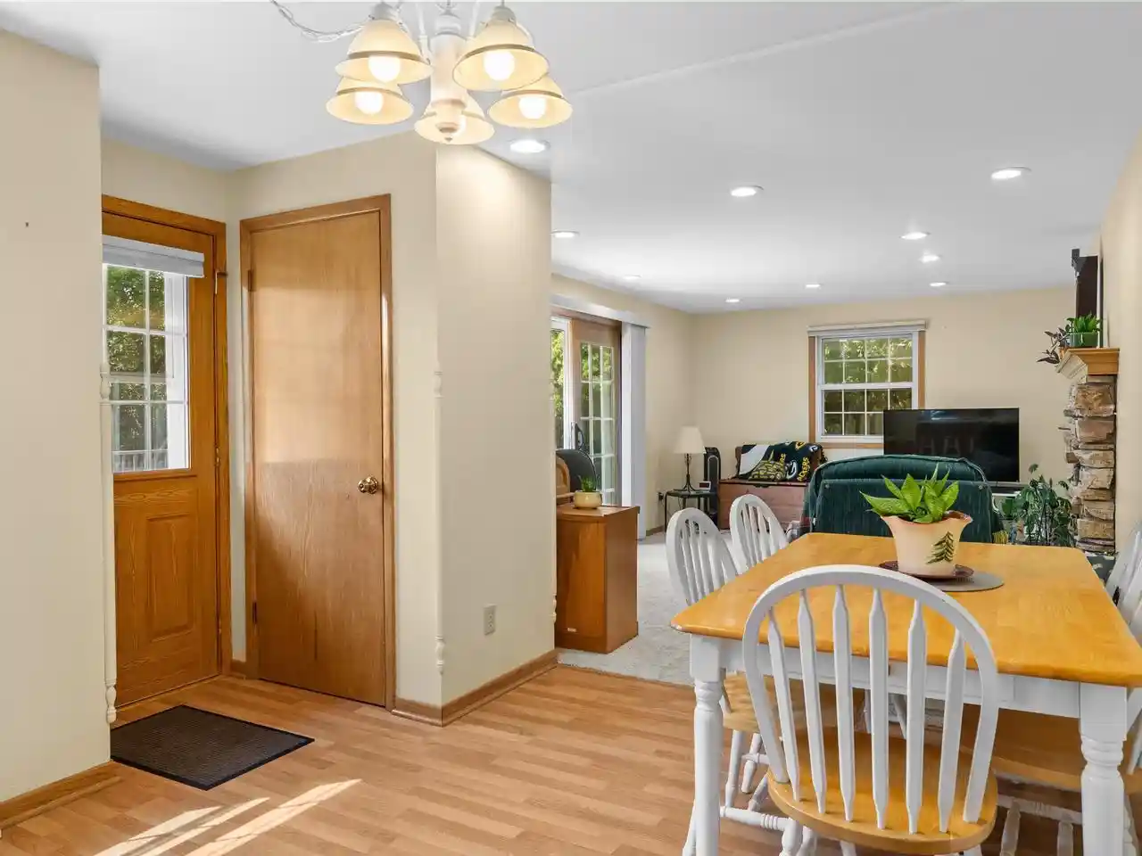 45th image of 1255 Castle Dr Dr, Sheboygan, WI 53081 | MLS# 1974272