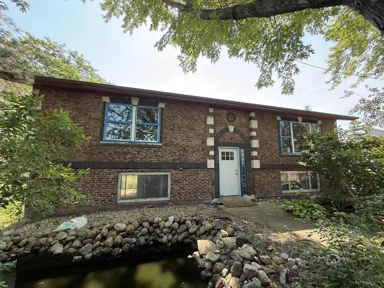 1st image of 2018 Port Washington Road Road, Grafton, WI 53024 | MLS# 1974281