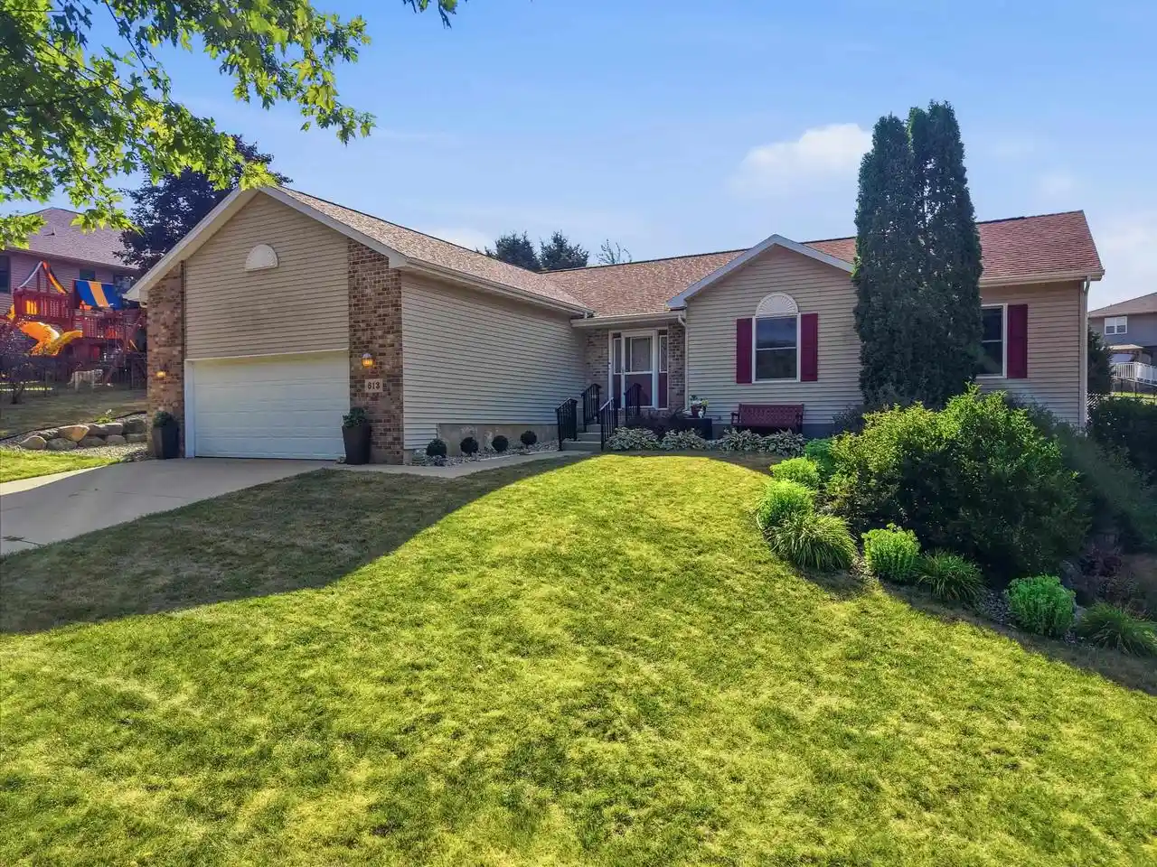 1st image of 613 Lucky Lane Lane, Mount Horeb, WI 53572 | MLS# 2029479