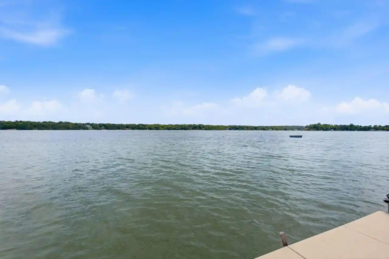 4th image of 2564 N Huebner Road Road, Oconomowoc, WI 53066 | MLS# 1974318