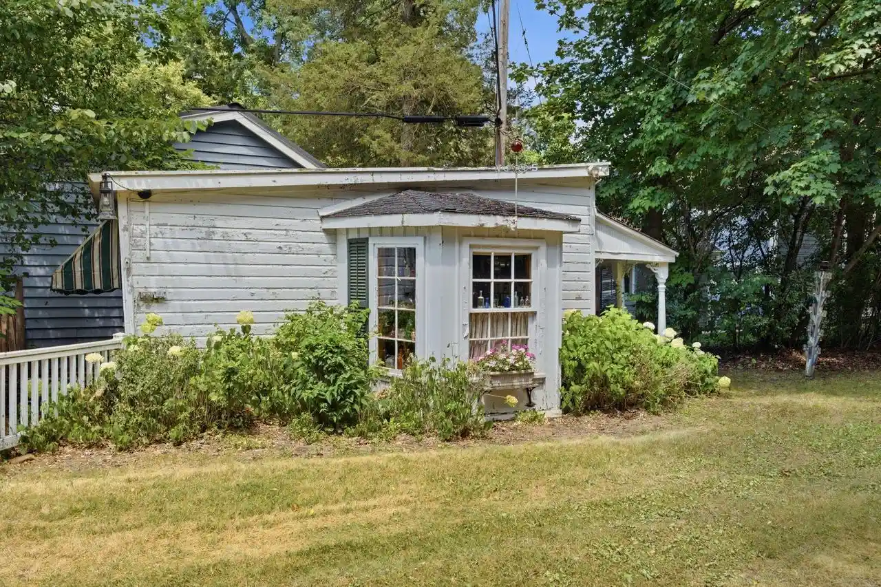 5th image of 2564 N Huebner Road Road, Oconomowoc, WI 53066 | MLS# 1974318