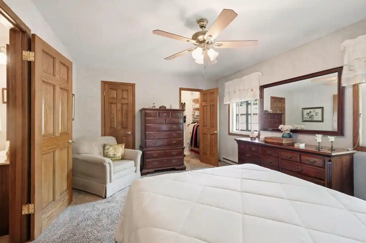 3rd image of 405 Cheviot Chase #1, Waukesha, WI 53186 | MLS# 1974321