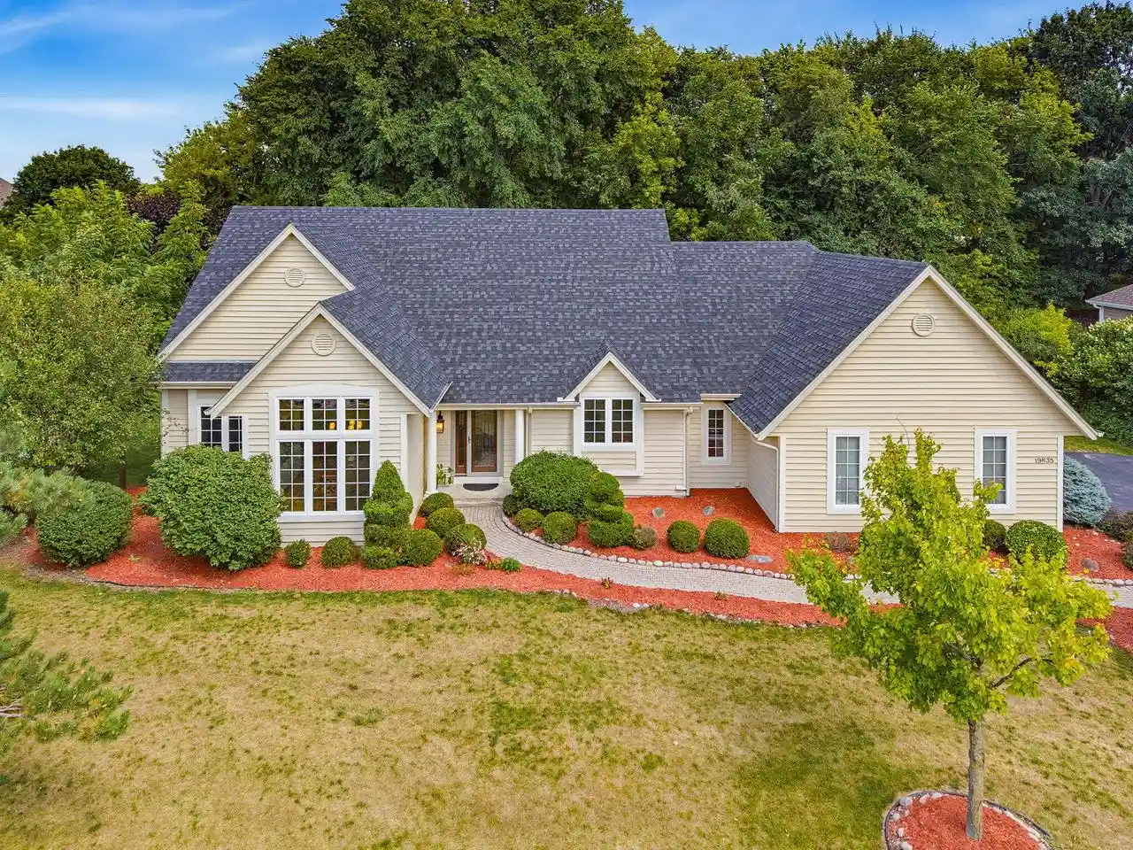 1st image of 19835 Avondale Dr Dr, Brookfield, WI 53045 | MLS# 1974336
