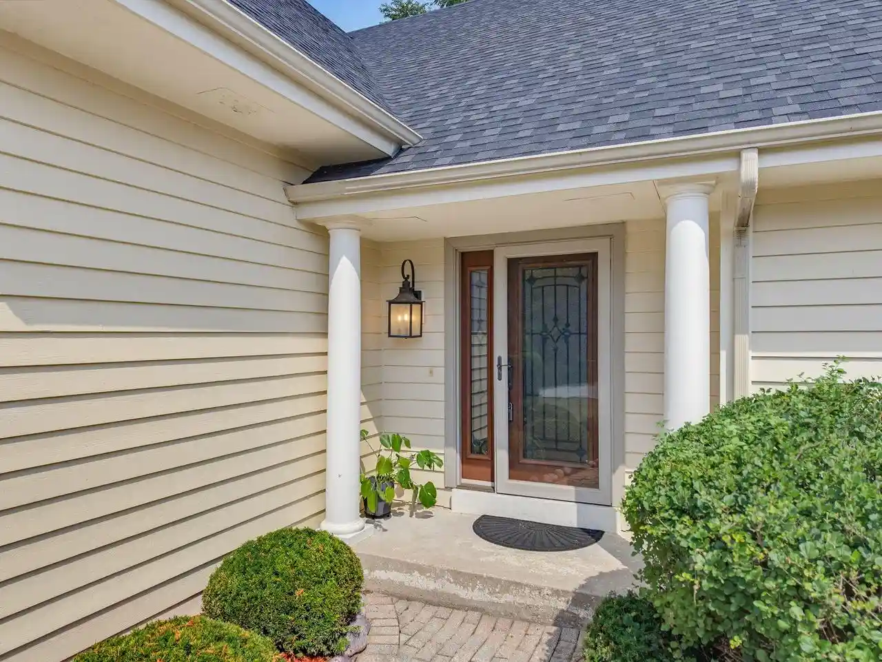 3rd image of 19835 Avondale Dr Dr, Brookfield, WI 53045 | MLS# 1974336