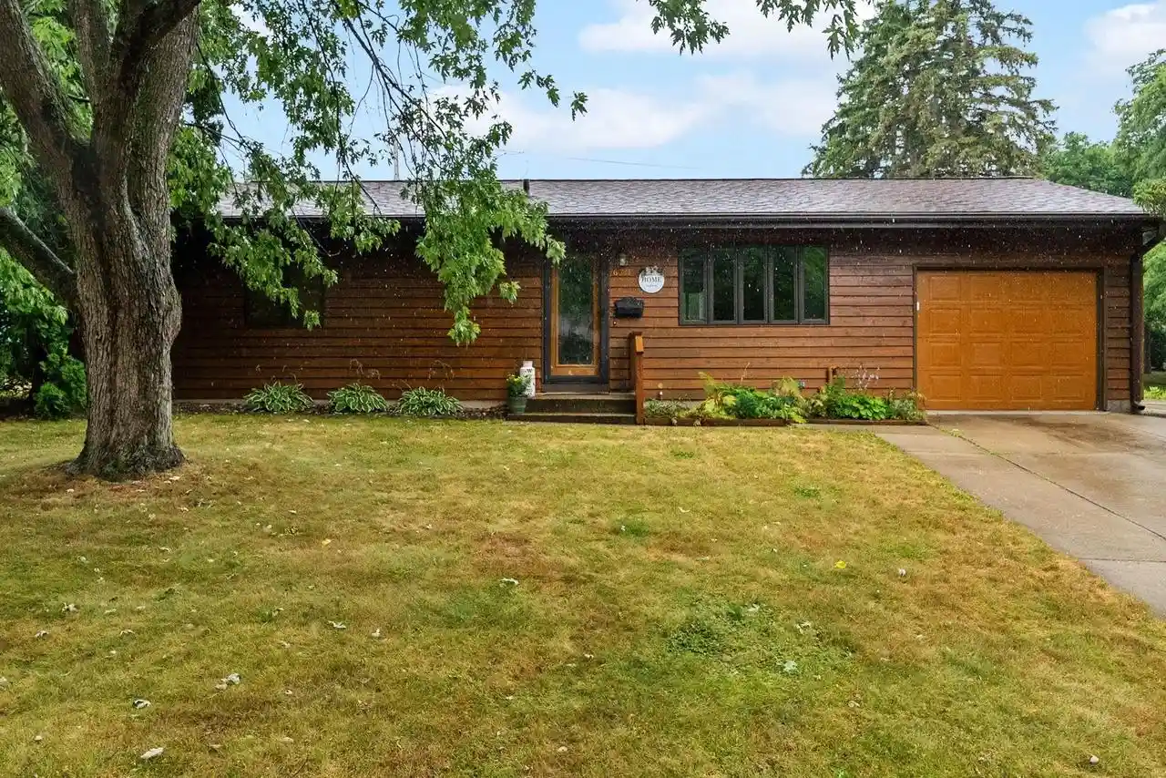 1st image of 6021 Meadowood Dr Dr, Madison, WI 53711 | MLS# 2029499