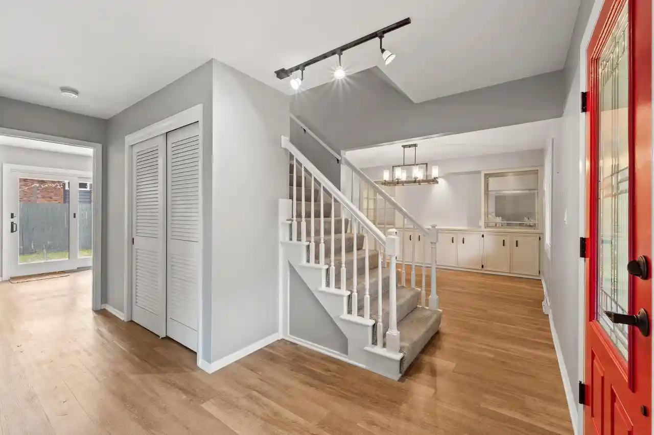 Photo 3 of Single family home for sale at W3490 Oakwood Dr Dr, Lake Geneva, WI 53147 | MLS# 1974344 | Listing updated on 2026-09-17