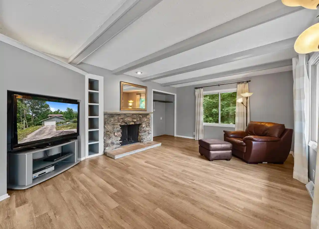 Photo 4 of Sale Pending at W3490 Oakwood Dr Dr, Lake Geneva, WI 53147 | MLS# 1974344 | Listing updated on 2026-10-07