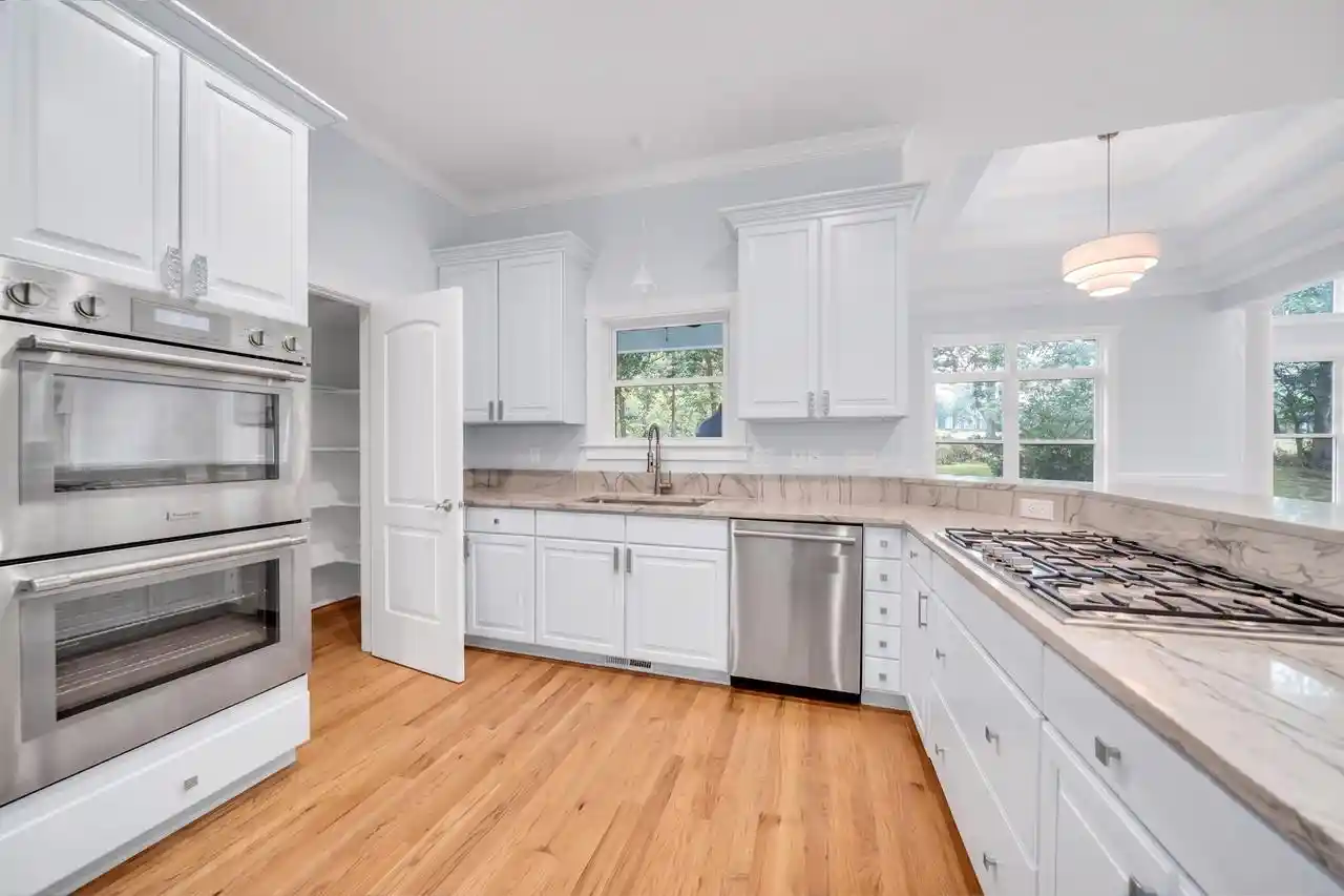 3rd image of 1530 Prestwick Pl Pl, Lake Geneva, WI 53147