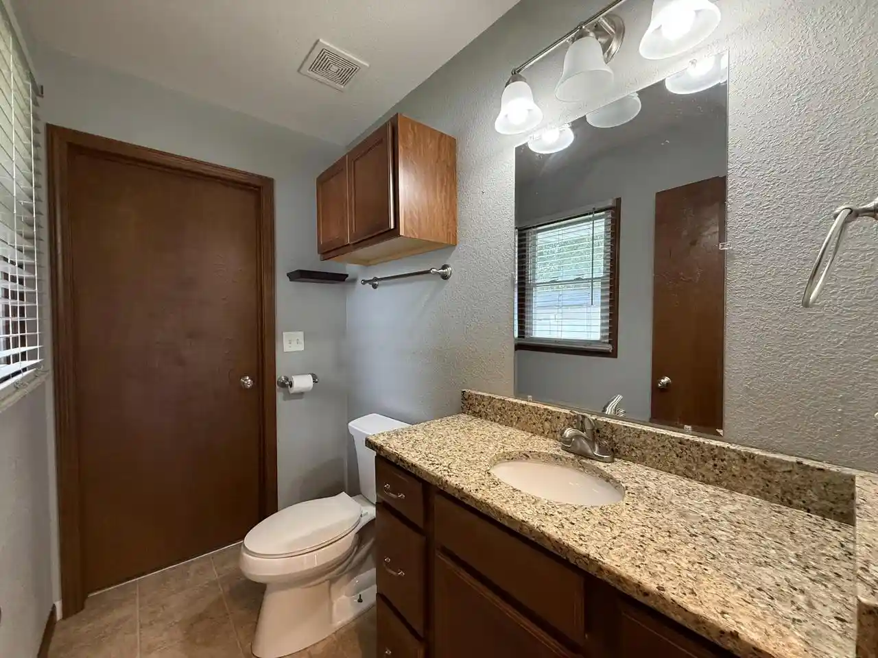 Photo 3 of Single family home for sale at 3420 Ivy Lane Lane, Caledonia, WI 53402 | MLS# 1974360 | Listing updated on 2026-09-15