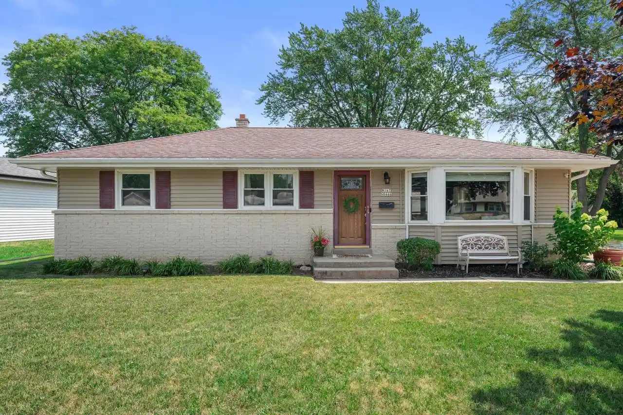 1st image of W147n8446 Manchester Dr Dr, Menomonee Falls, WI 53051 | MLS# 1974361
