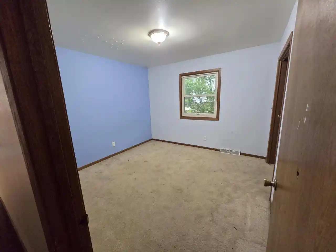 Photo 3 of Single family home for sale at 21 Emerald Court Court, Fond Du Lac, WI 54935 | MLS# 1974367 | Listing updated on 2026-09-07